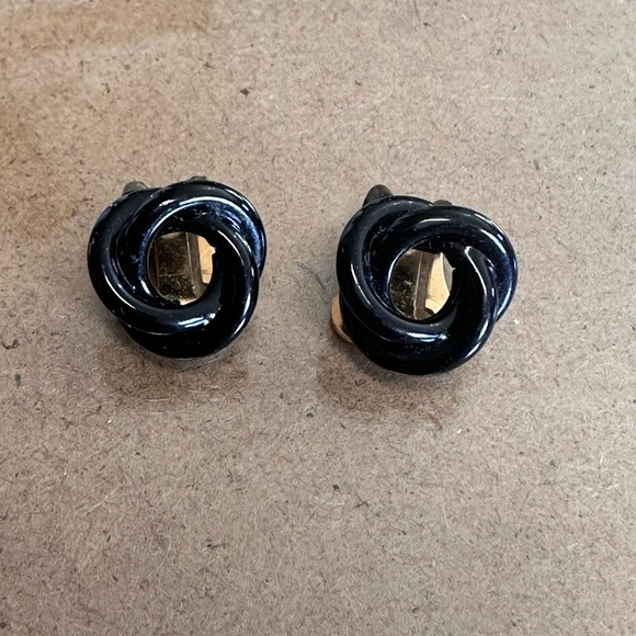 Vintage Round Black Twisted Circle Clip On Earrings. - Picture 1 of 5